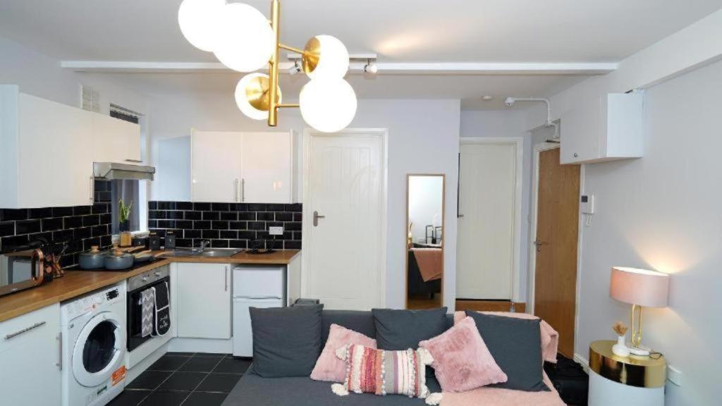 Beautiful Apartment In Sussex Gardens Londra Esterno foto